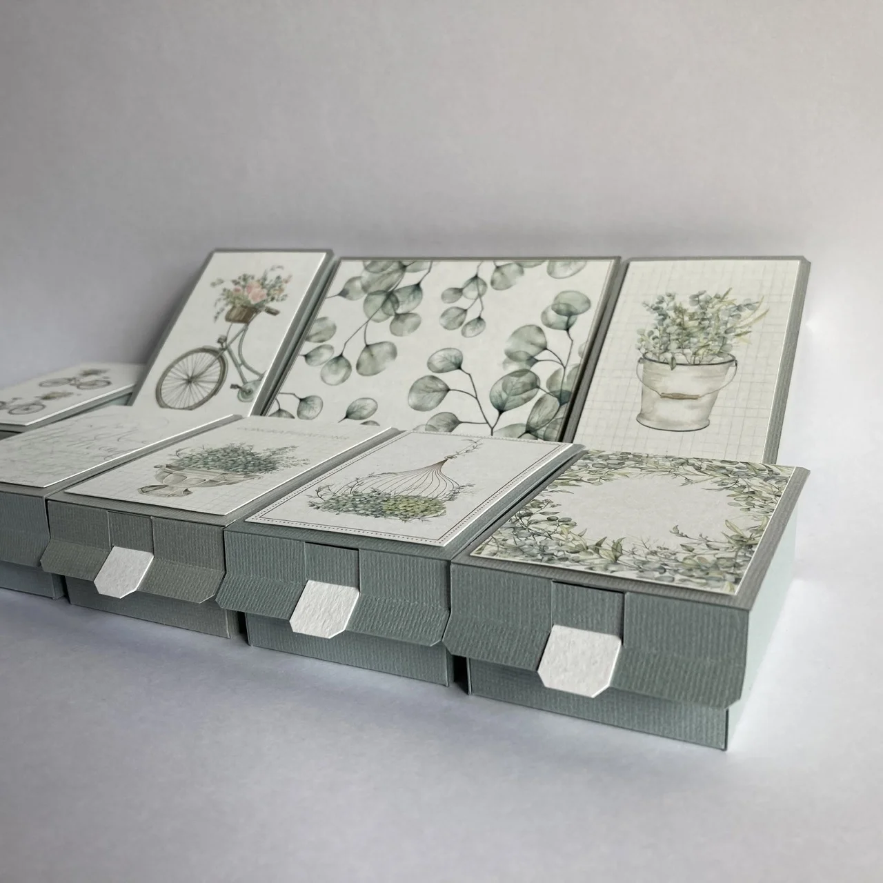 kleine vertikale Frühlingsschachtel